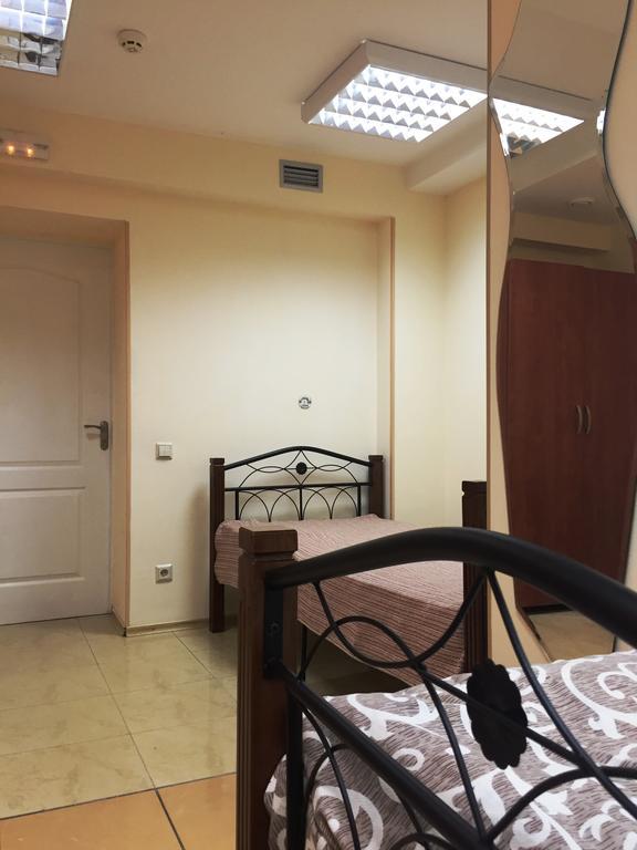 Westend Hostel Kiev Rum bild