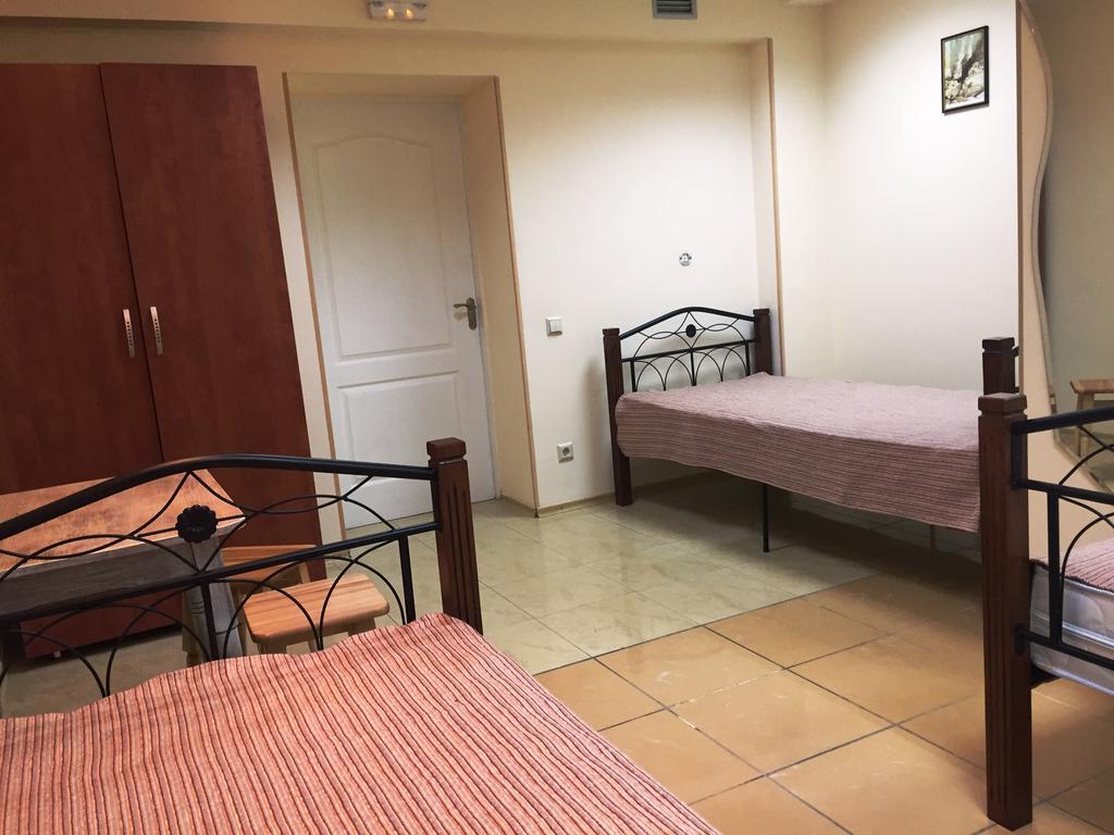Westend Hostel Kiev Rum bild