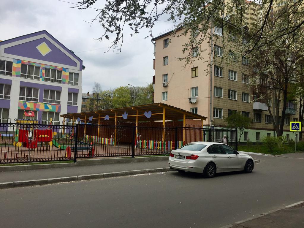 Westend Hostel Kiev Exteriör bild